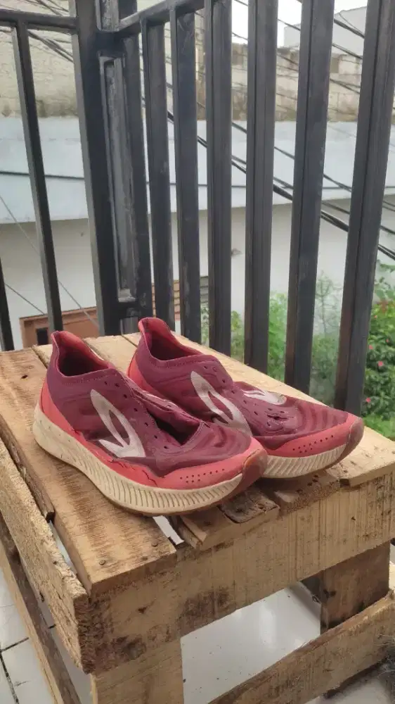 Sepatu running 910
