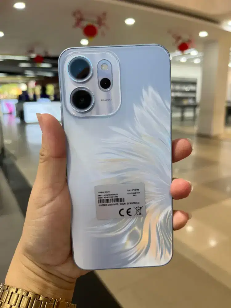 Second Oppo Reno 14F 5G 8+8/256gb Ex Display