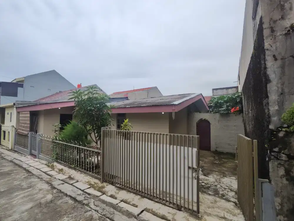 Disewakan Rumah Lokasi Strategis & Bebas Banjir di Depok Jaya