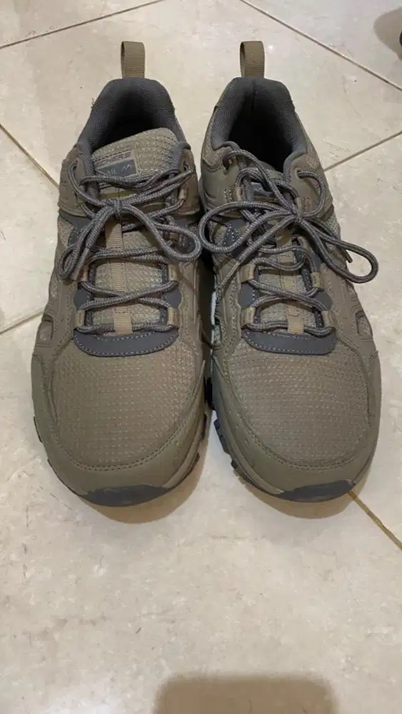 Sepatu Skechers Trail