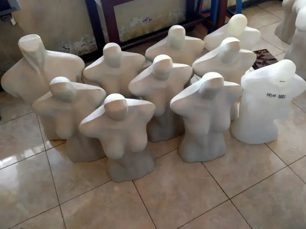 Patung Manekin Setengah Badan