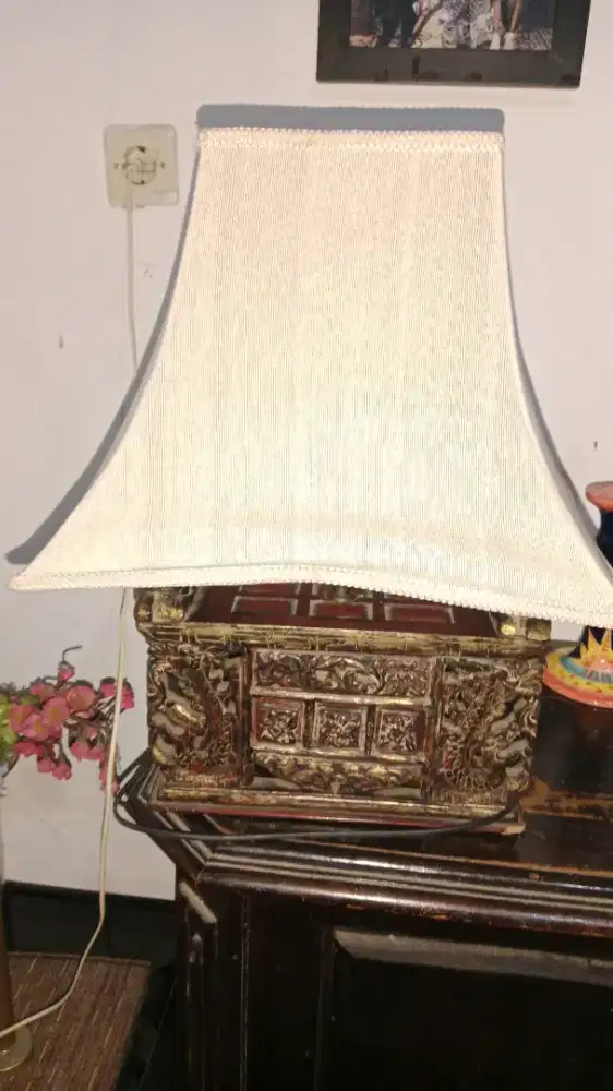 Lampu Meja Hias Antik