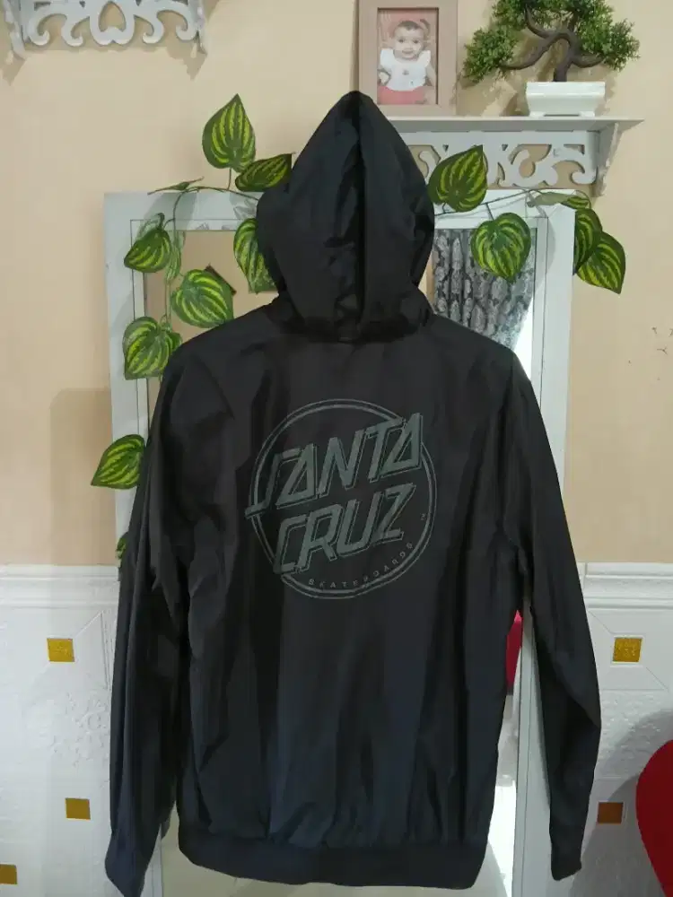 Jaket parasut hitam