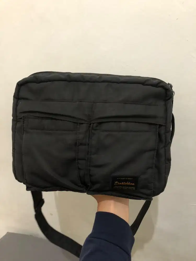 Tas selempang muat ipad