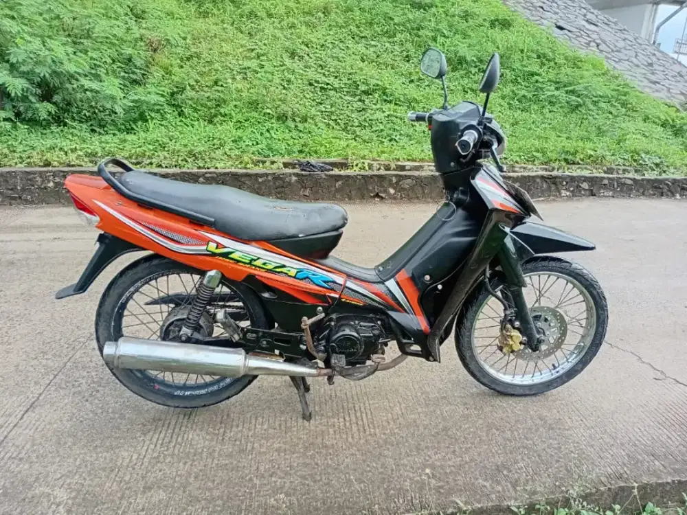 Yamaha Vega R th 2005 plat 2027 mesin ada bunyi dikit