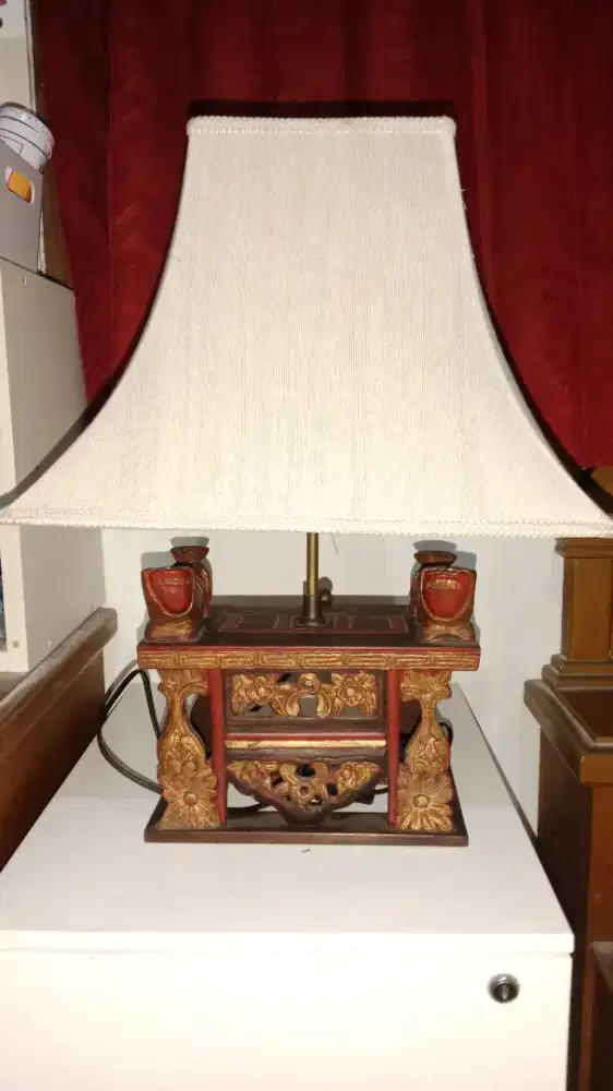 Lampu Meja Hias Antik