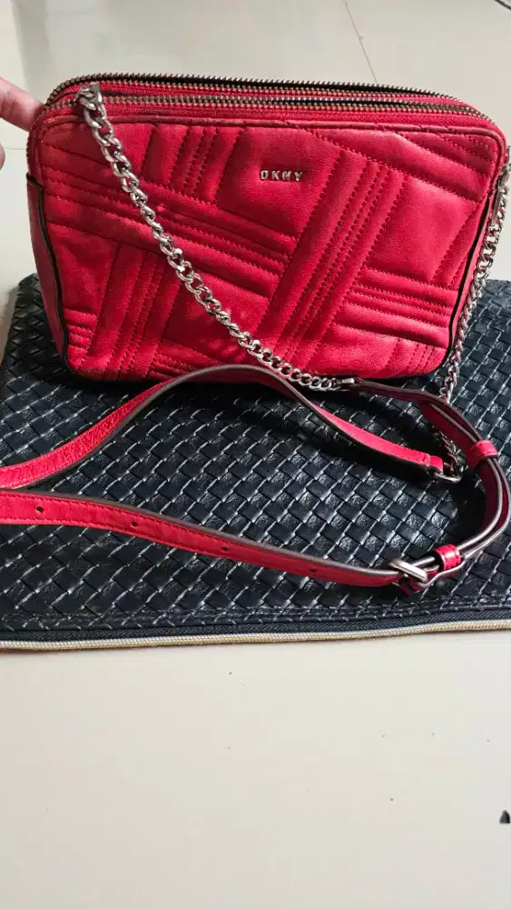 TAS SECOND SLING BAG KULAS DKNY