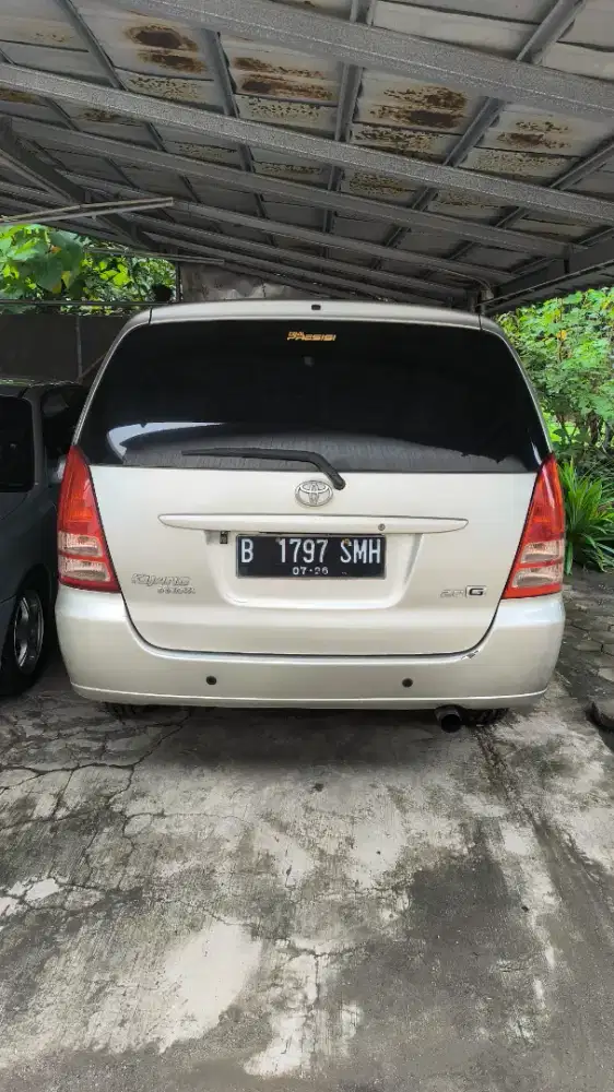 Kijang Innova G 2.0 matic 2005