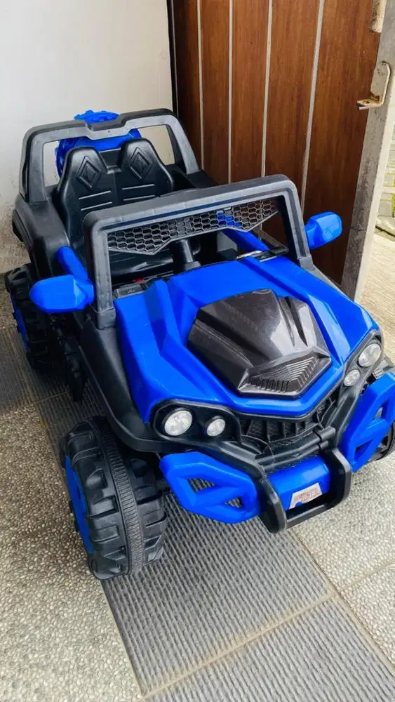 Mobil Aki Anak Lengkap dengan Remot dan Charger