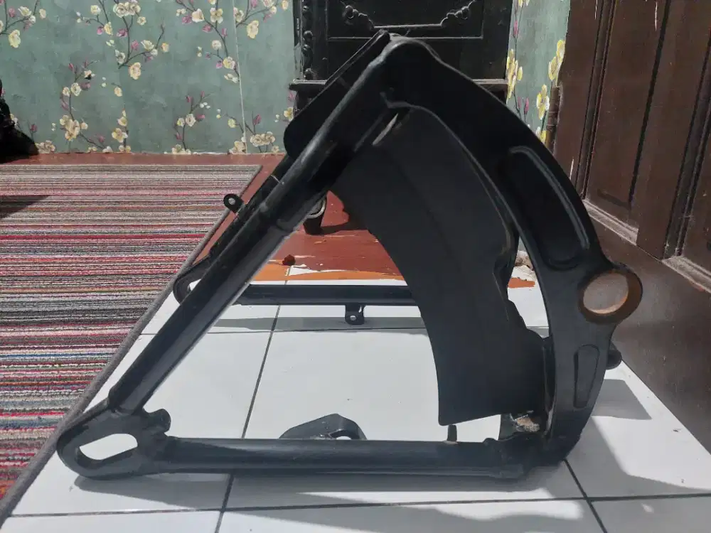 Swing arm genuin harley softail fatboy