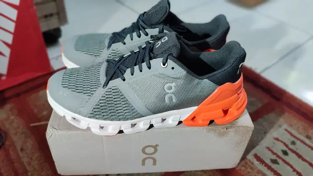 Sepatu OC Impor High Quality