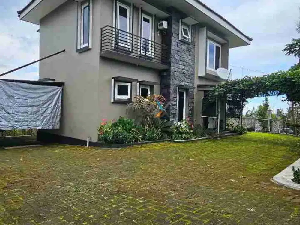 Dijual Rumah Villa Dengan Tanah Luas Daerah Selecta Bumiaji Batu Malang