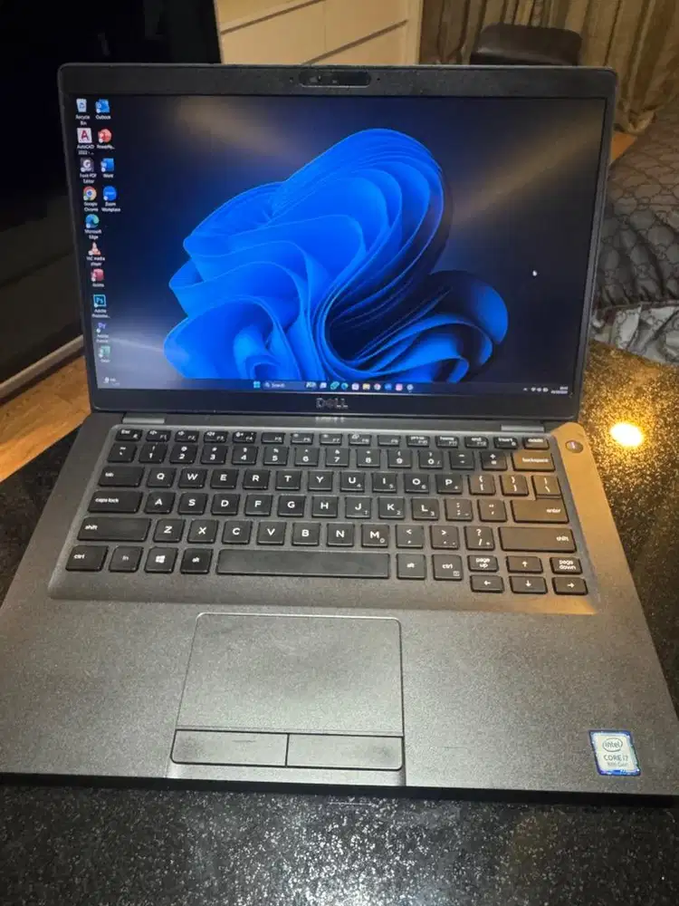 Laptop Dell Latitude 5400 intel core i7-Gen 8th jual murah jual cepat