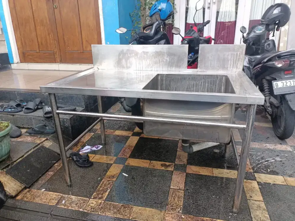 Meja Wastafel Stelis 304