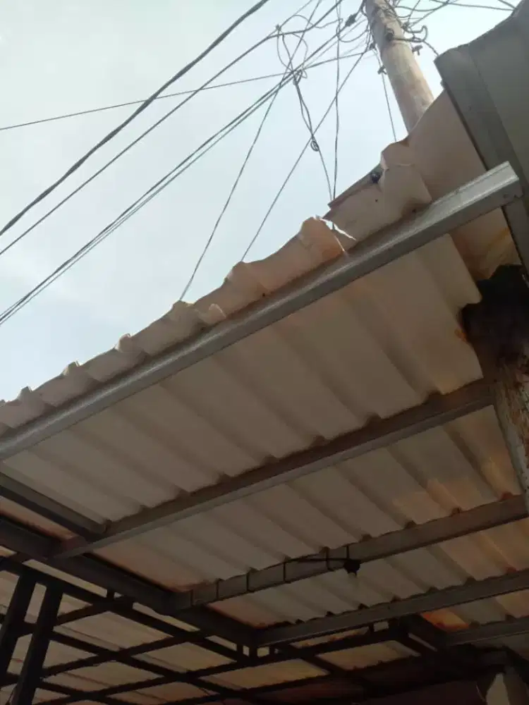 Perbaikan atap bocor/rembes