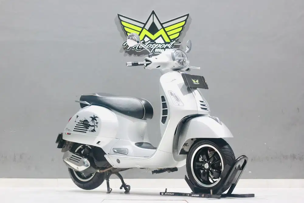 Vespa GTS super 150 abs limited edition 2022 siap pakai