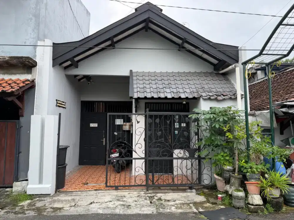 Rumah Kost 10 kamar dekat Jl Tamansiswa, barat Timoho