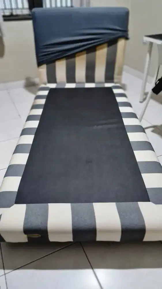 Ranjang springbed  'Florence'