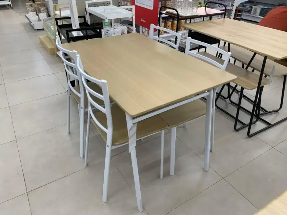 Harris table set