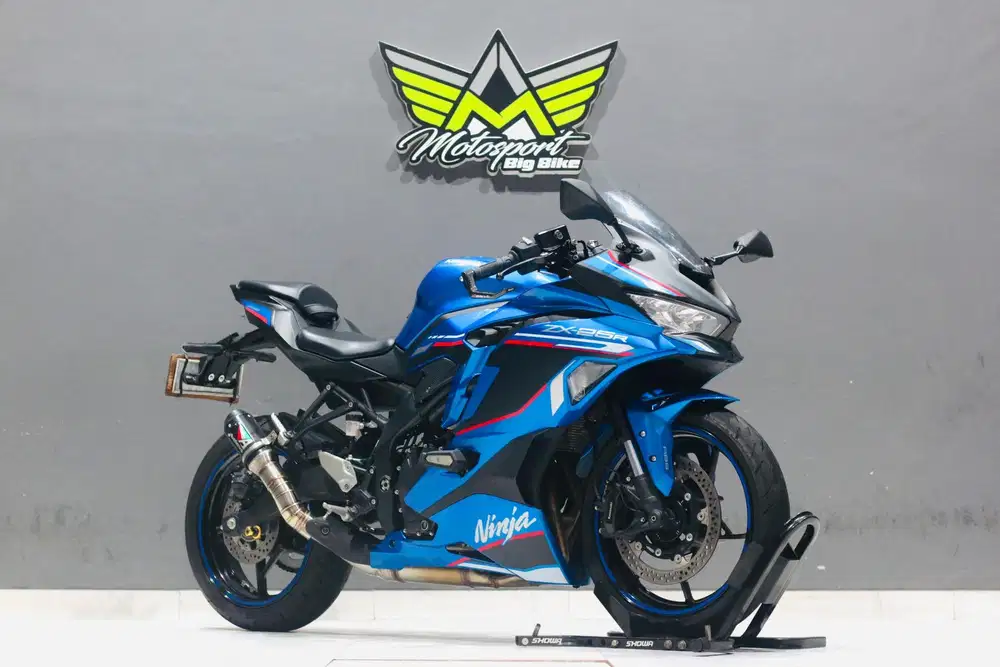 Kawasaki zx25R ABS 2023 like new CBR600 GSX600 er6n