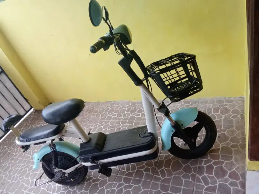 Sepeda listrik merk prostreet