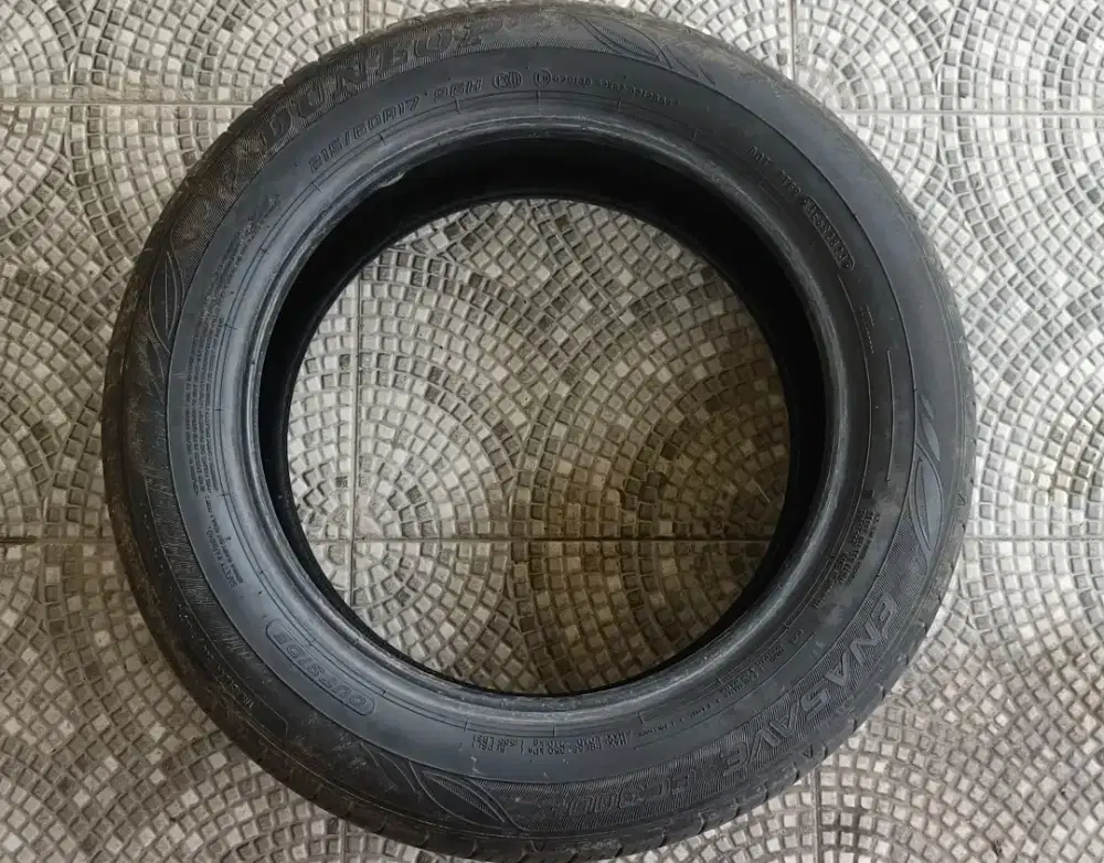 BAN DUNLOP 215 60 RING 17 TOYOTA RUSH