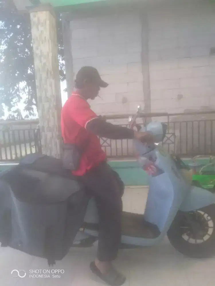 keronjong kurir paket