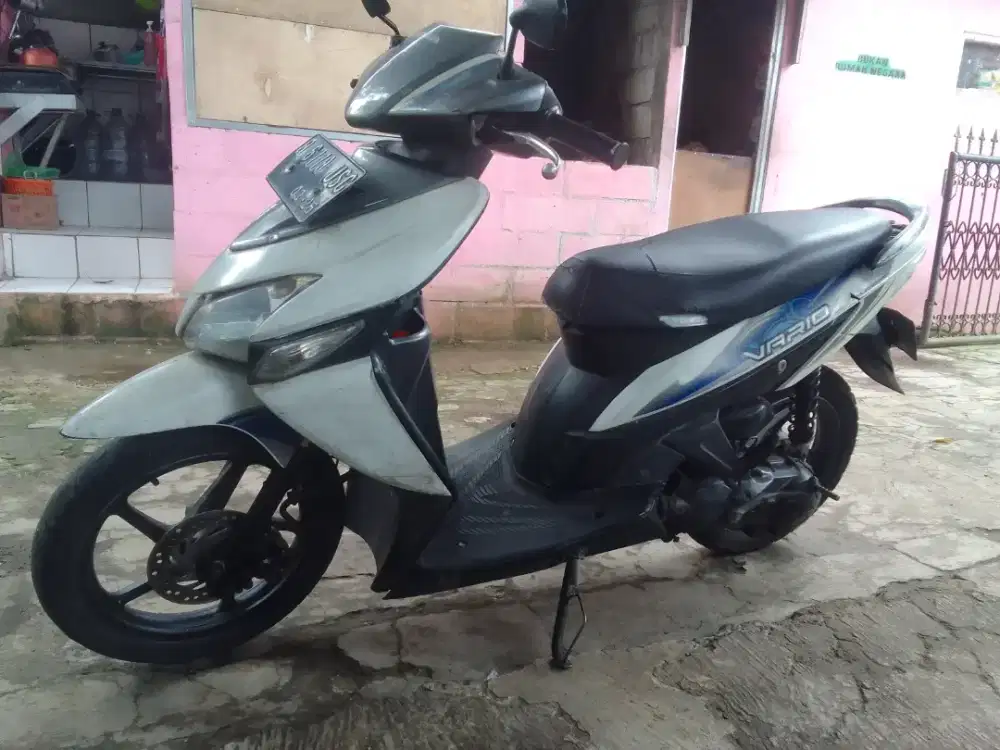Di jual honda vario carbu thn2011