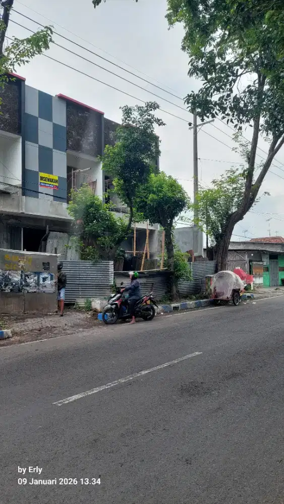 Disewakan Ruko 2 Lantai di Jl. Gatot Subroto Kota Probolinggo