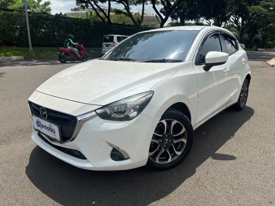 LOW DP Mazda 2 1.5 R Skyactiv Bensin-AT 2017 NRZ