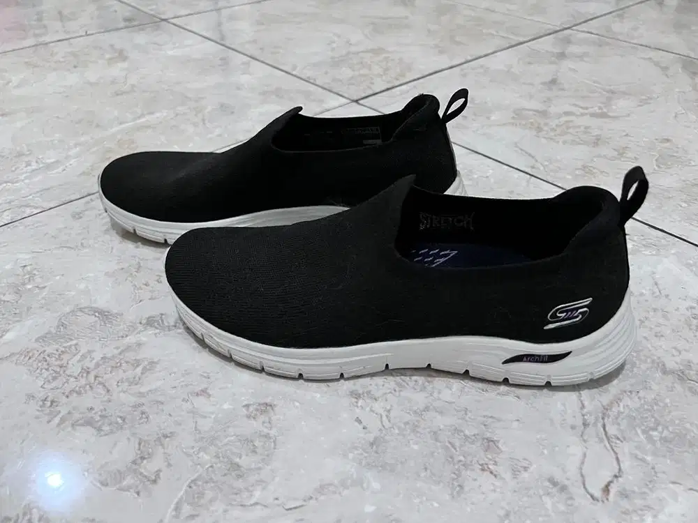 Sepatu Skechers