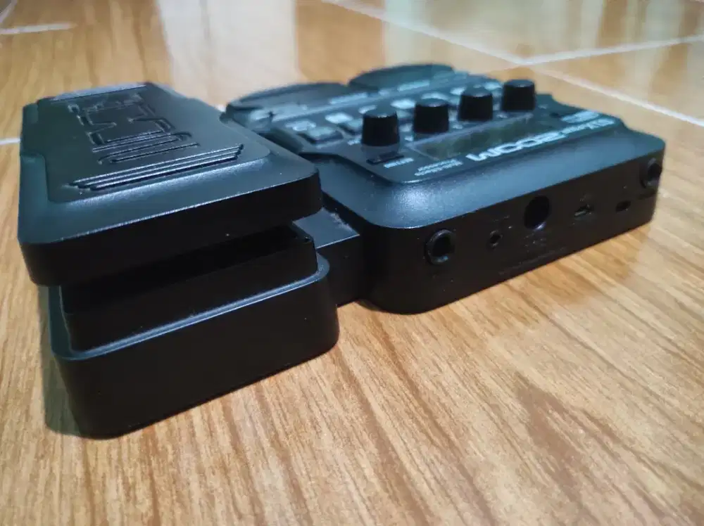 Jual Santai Zoom G1X FOUR Guitar Multi-Effects Processor ORIGINAL