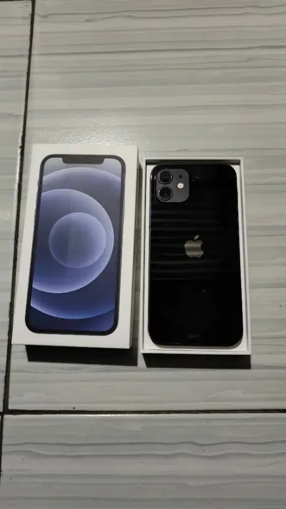 Iphone 12 128GB Ibox black BH 90% pemakaian cewe