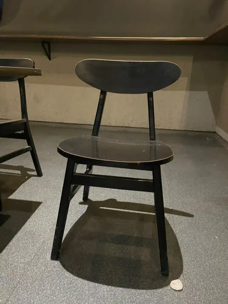 Dijual Kursi Kayu Bekas Cafe atau Resto