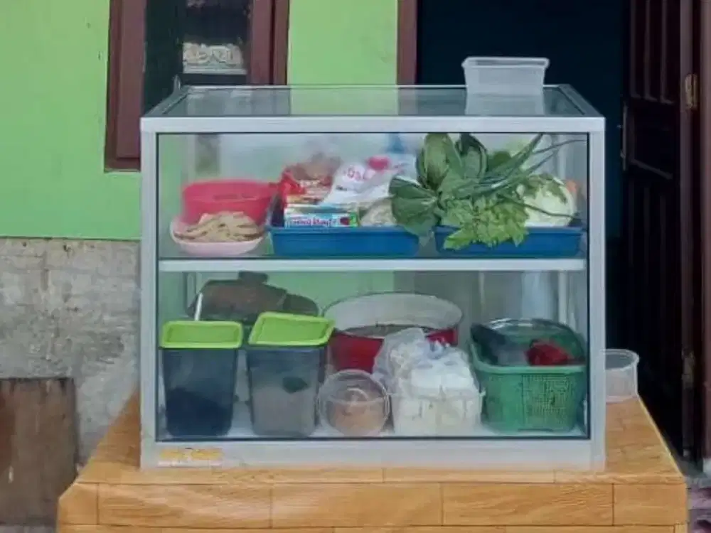 Dijaual Etalase bekas