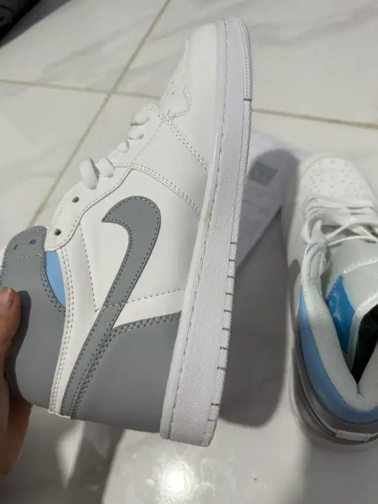 Sepatu Nike aj1 high cream grey