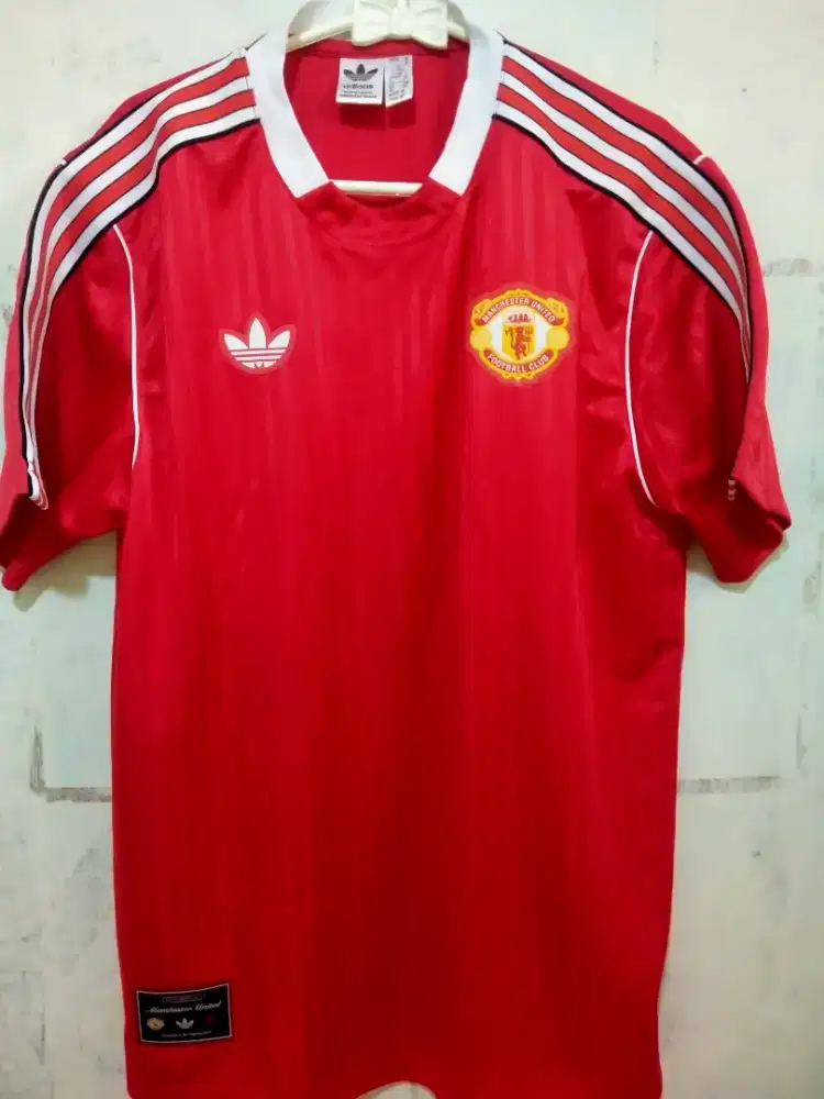 Jersey icon merah mu