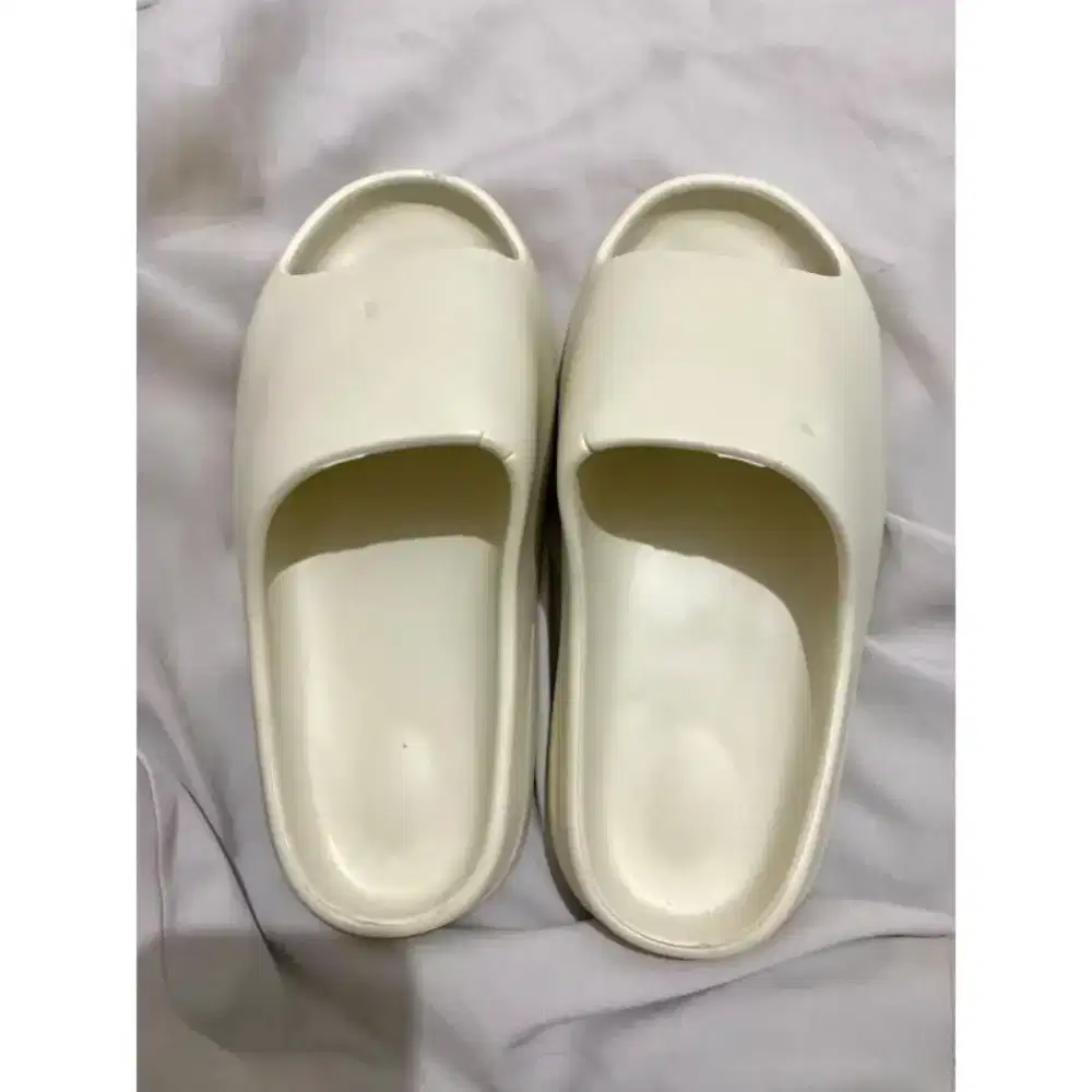 Sandal pria wanita cream