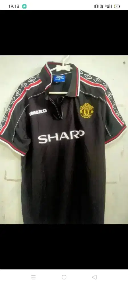 Jersey MU trible hitam