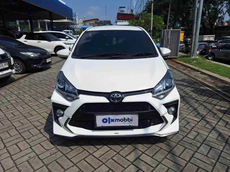 DP RINGAN Toyota Agya 1.2 GR Sport Bensin-AT 2022 Putih CHFJB