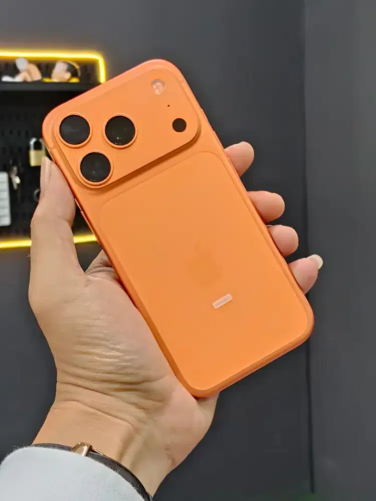 iPhone 17 pro 512gb Orange