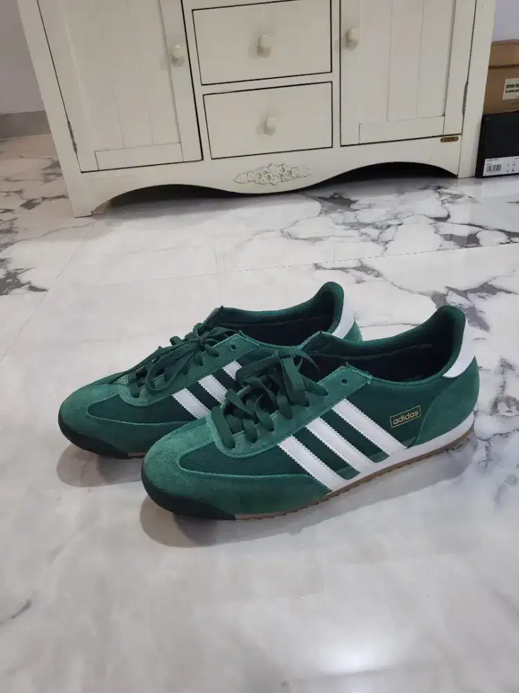 Adidas clasic green uk45.5 like new