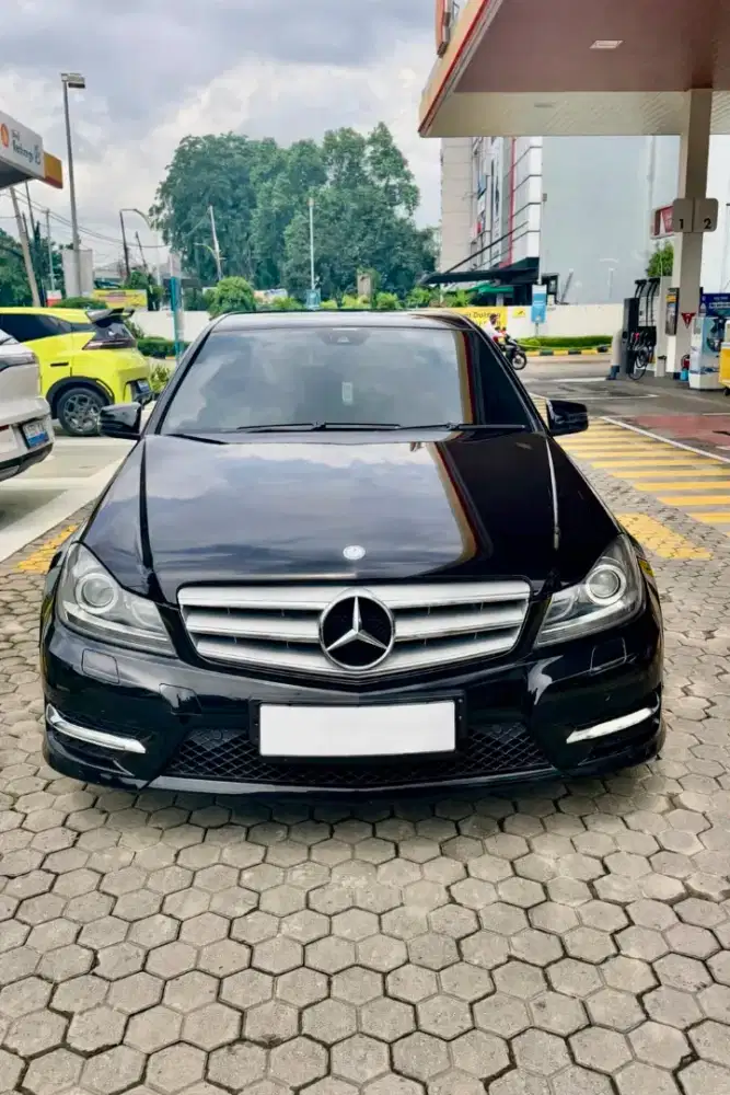 [LOWKM] C250 Amg Line 2012 Black