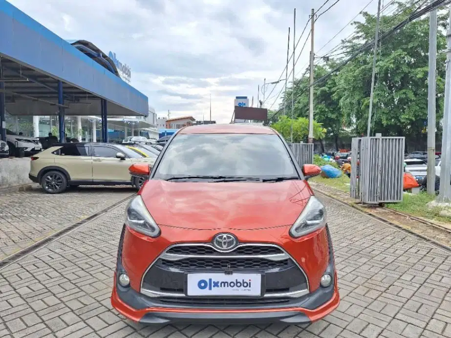 DP RINGAN Toyota Sienta 1.5 Q Bensin-AT 2016 Orange CAEUD
