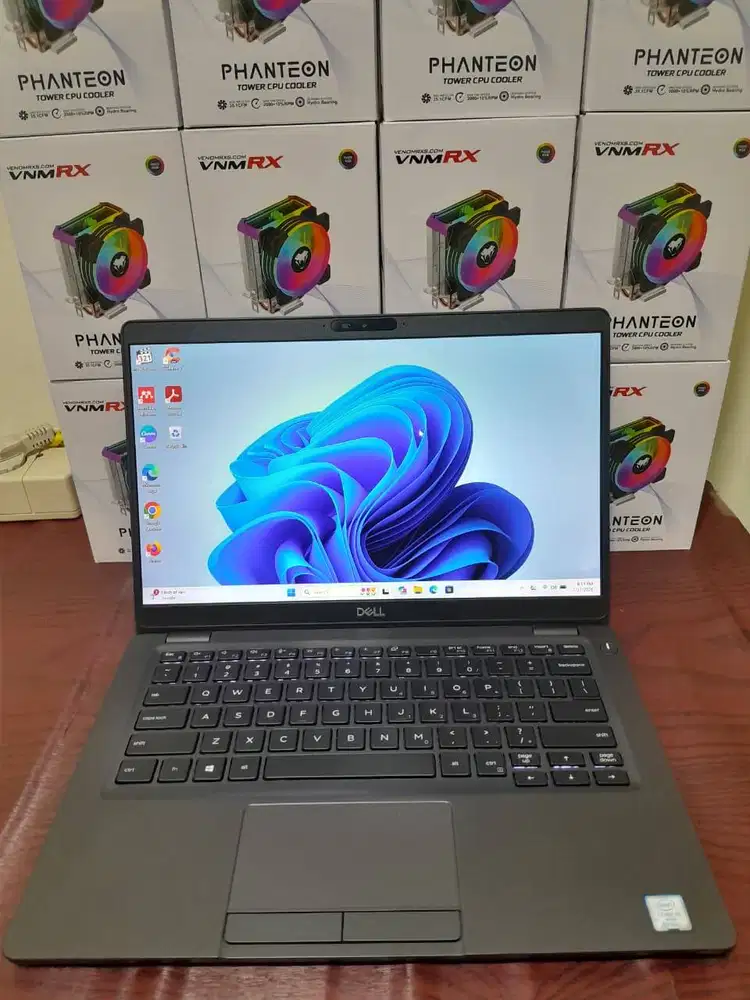 Dell 5300. Core i5 Gen8, Ram 8GB, SSD 256GB, Layar 13,3in full HD