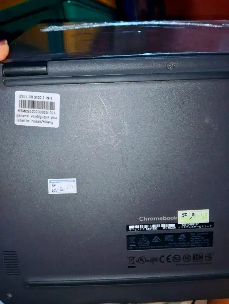 Laptop/Dell Chorembook 3100.