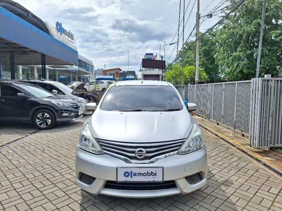 DP RINGAN Nissan Grand livina 1.5 SV Bensin-AT 2014 Silver CKVJB