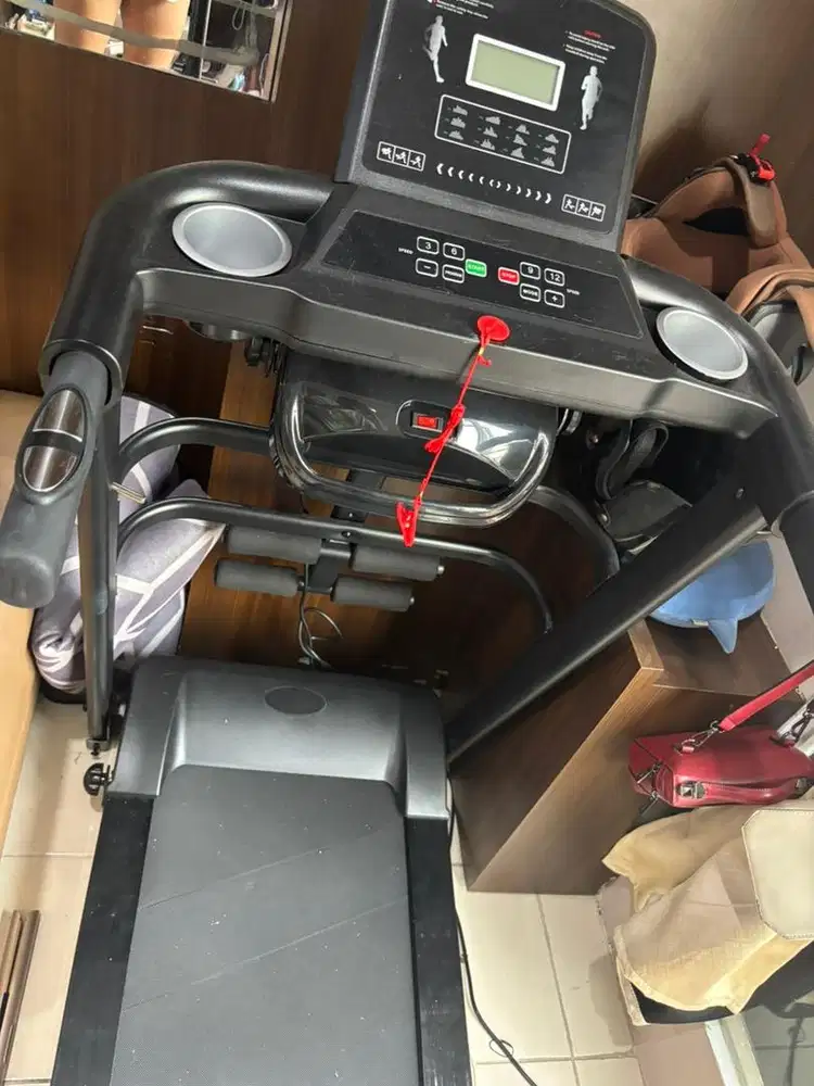 DIJUAL TREDMIL BISA LIPAT