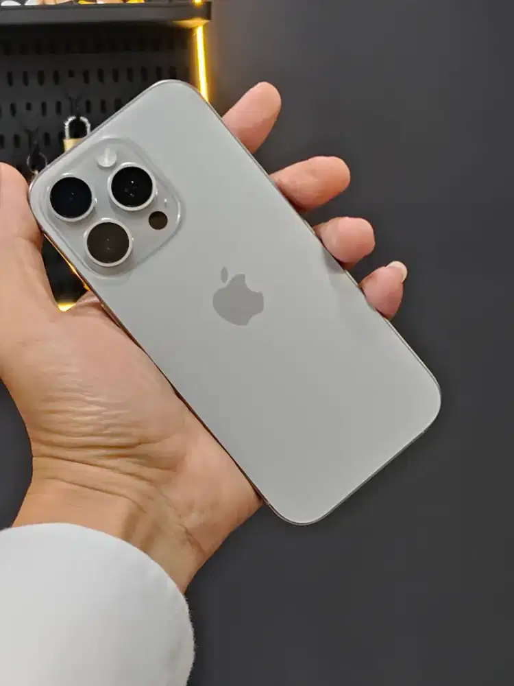 iPhone 16 pro 128 natural