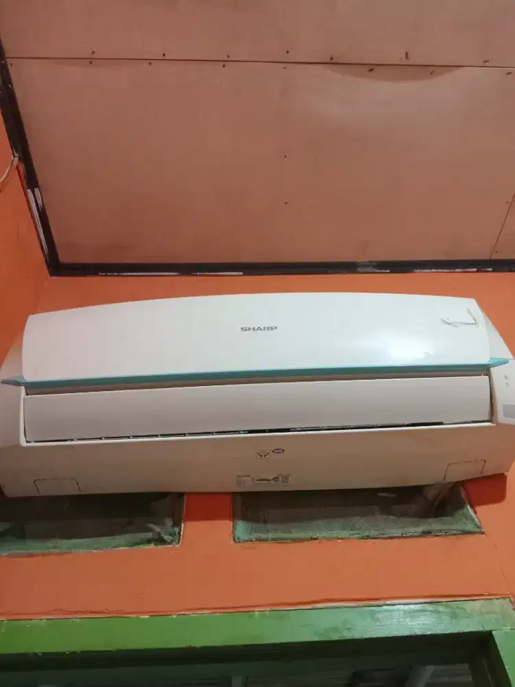 Dijual Butuh Ac Sharp 3/4pk murah 1,95jt